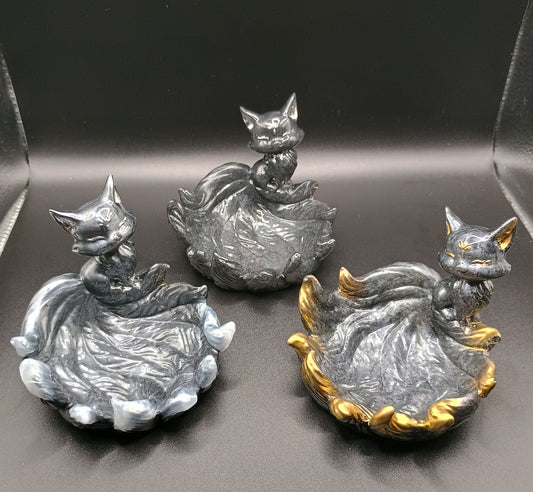 Shadow Kitsune Nine-Tailed Fox Figurines