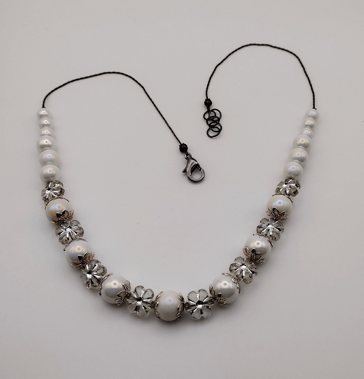 Faux Pearls & Flowers Necklace