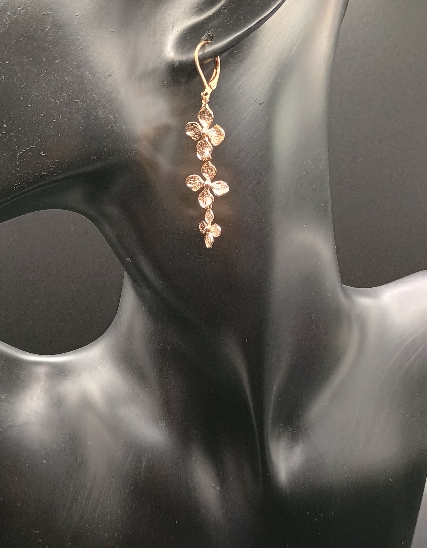Dangling Flowers Earrings