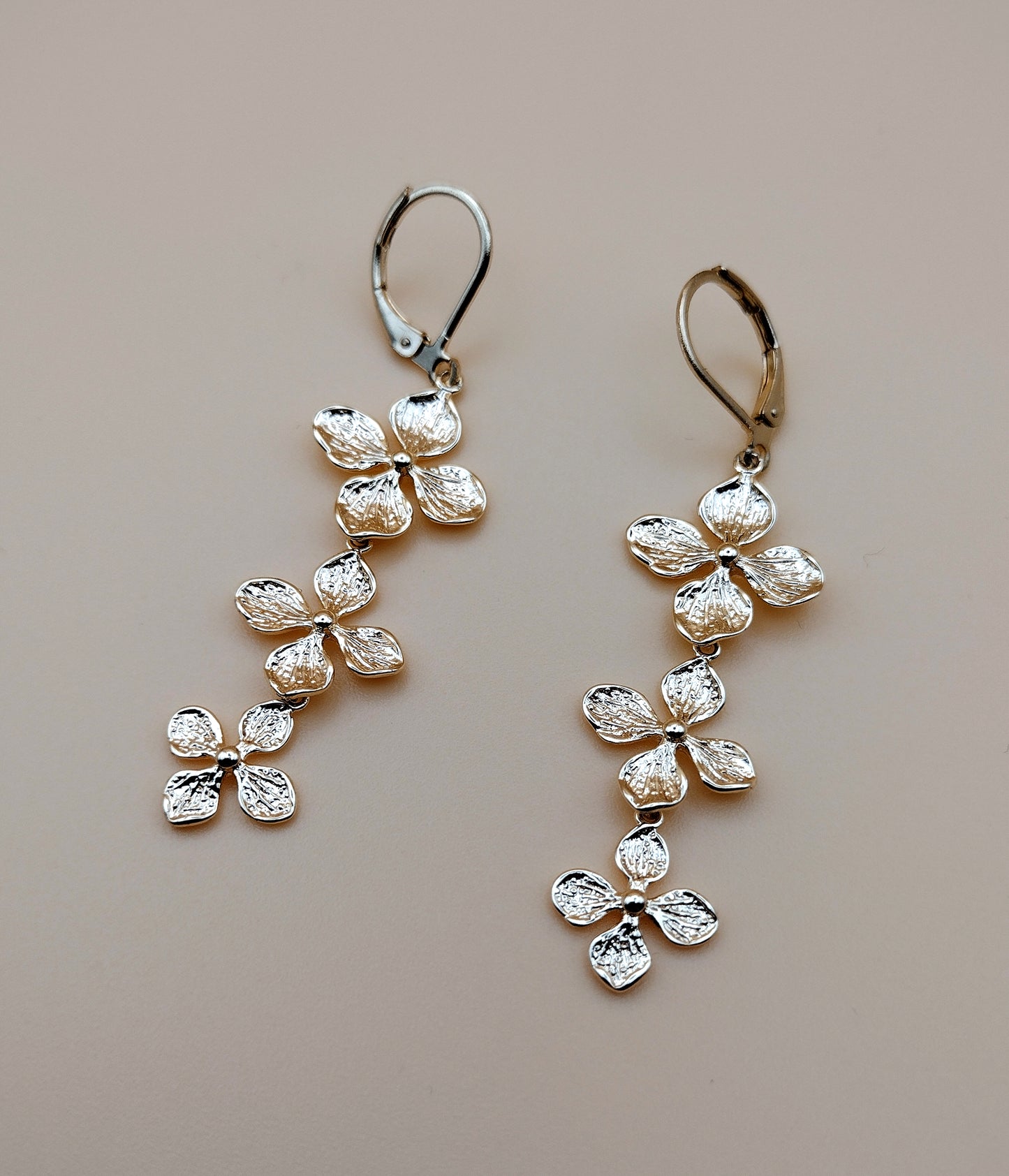 Dangling Flowers Earrings