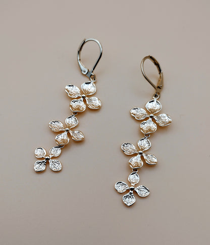 Dangling Flowers Earrings