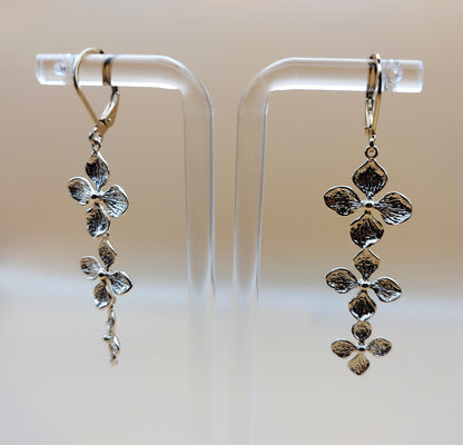 Dangling Flowers Earrings