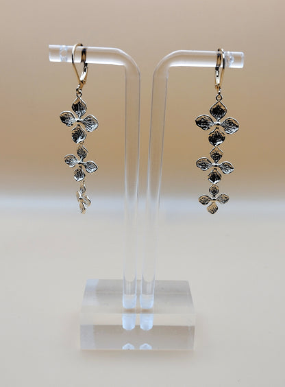 Dangling Flowers Earrings
