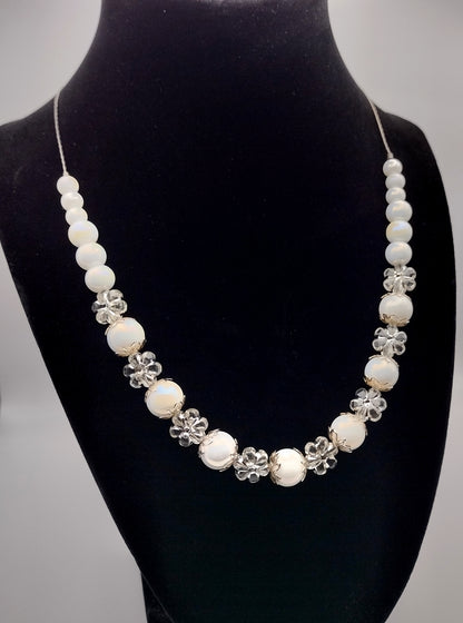 Faux Pearls & Flowers Necklace