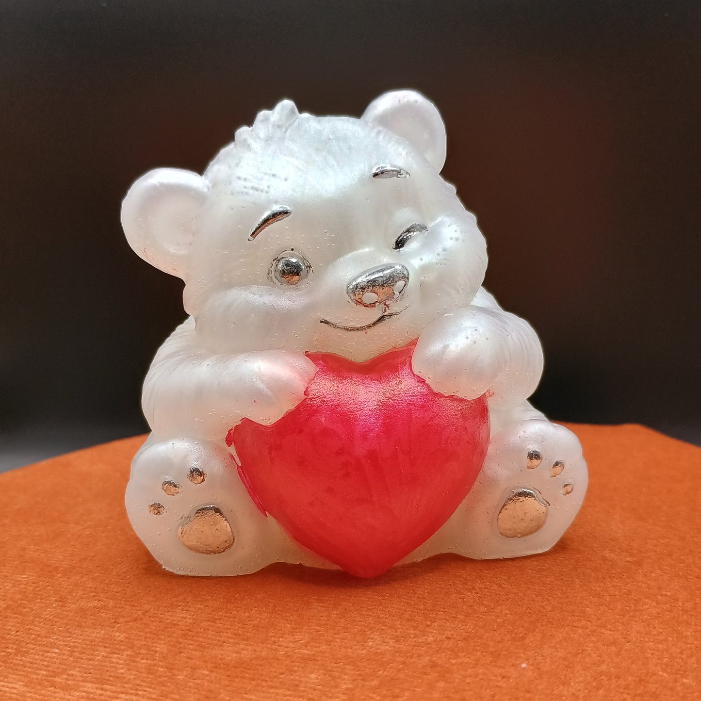Heart Hold Pillow Bears